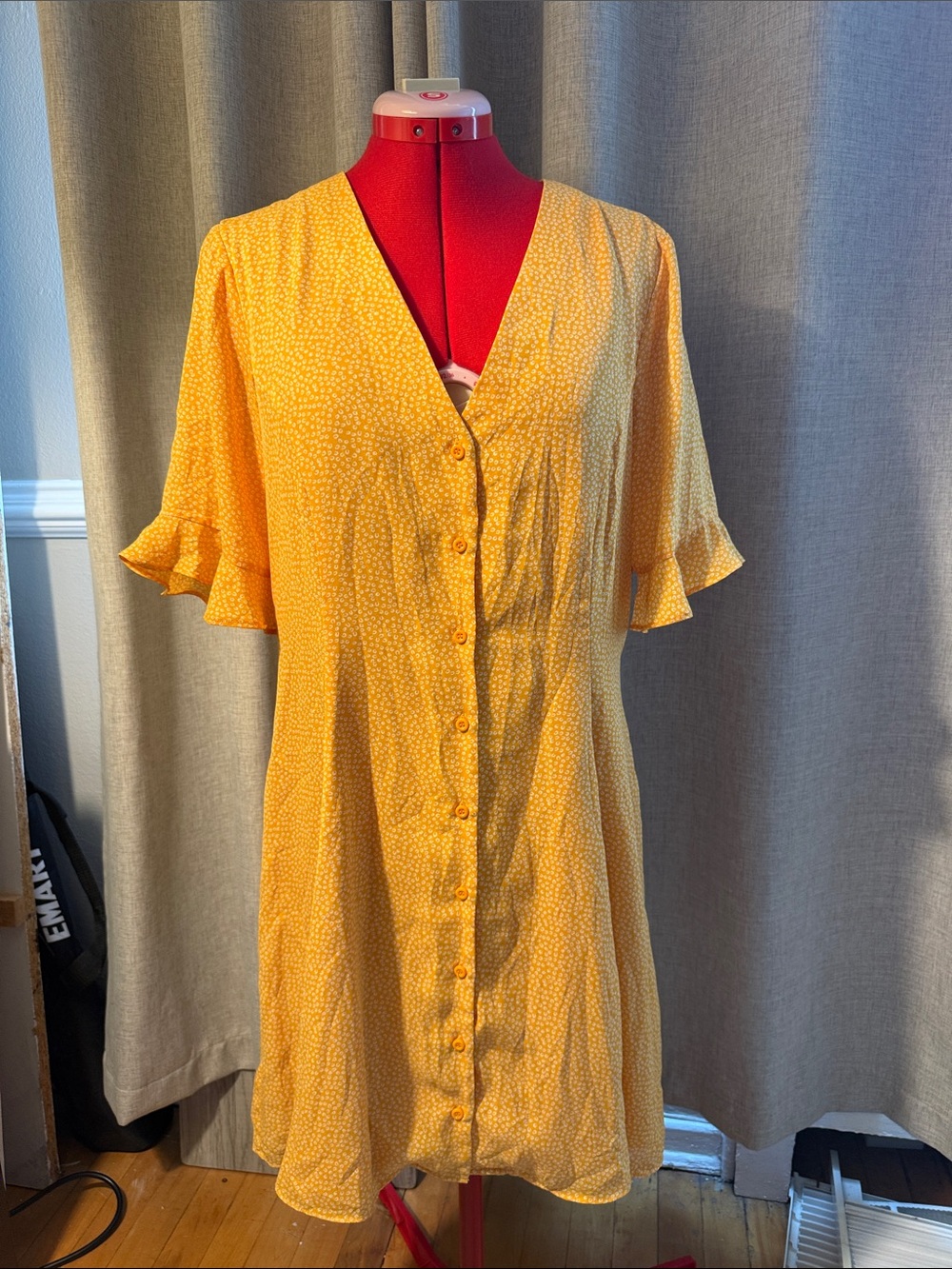 Lulus Yellow Button-Front V-Neck Dress